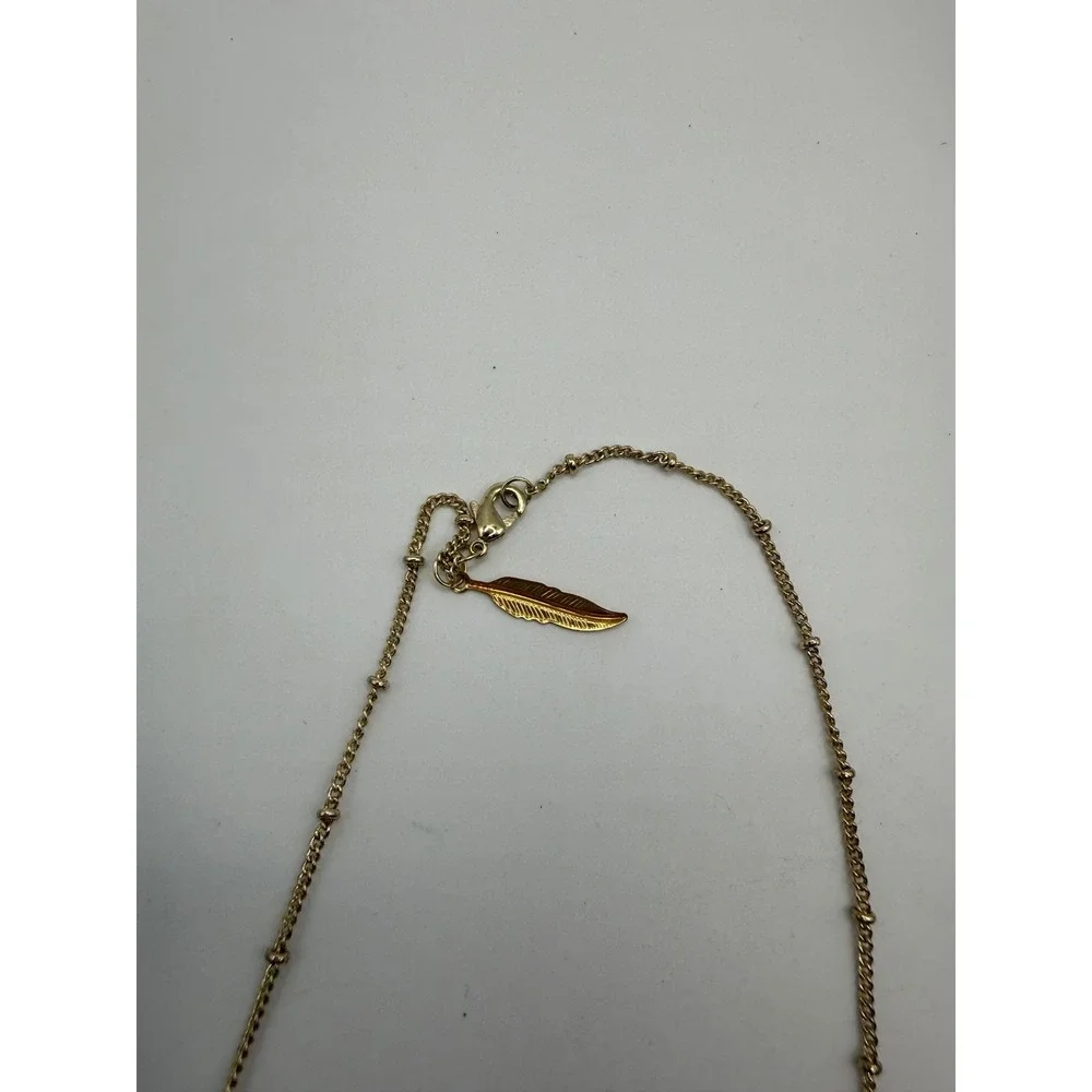 Strawberry Quartz Chip Bead Necklace Gold Tone Satellite Chain Feather Charm 18